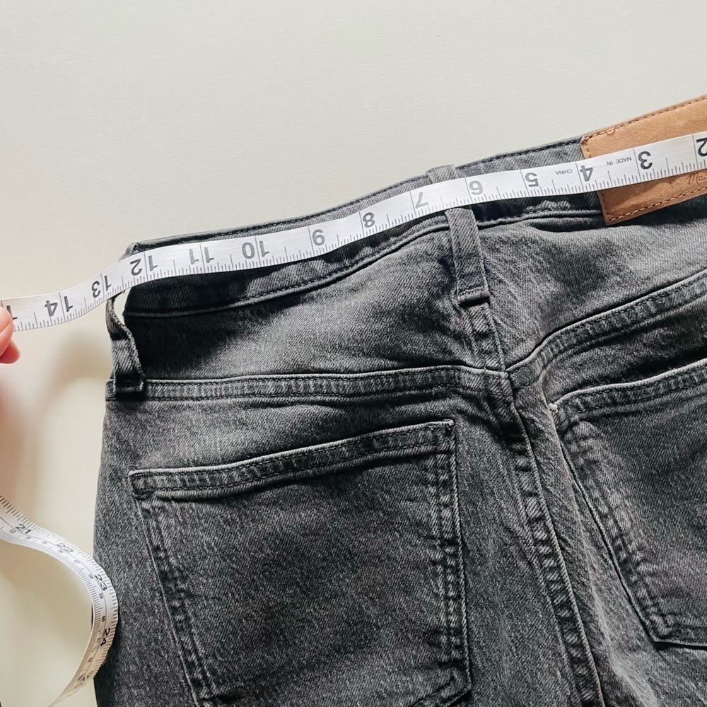 Madewell The Curvy Perfect Vintage Jean in Vintage Grey - Picture 8 of 10